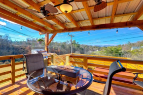 Studio with Loft, Hot Tub and Views in Marshall!